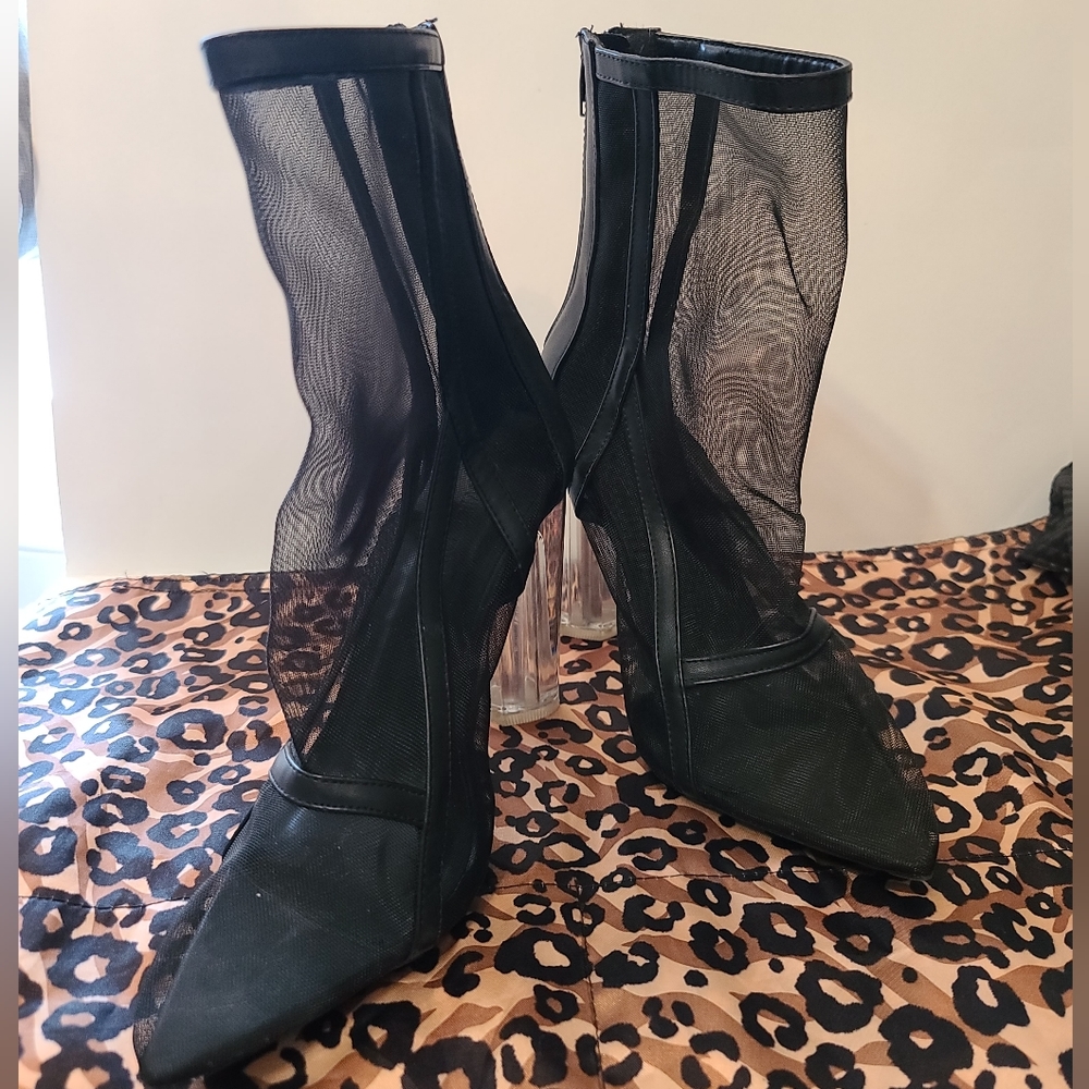 Black Mesh Zippered Boots Lucite Heels New w/o tags size 8